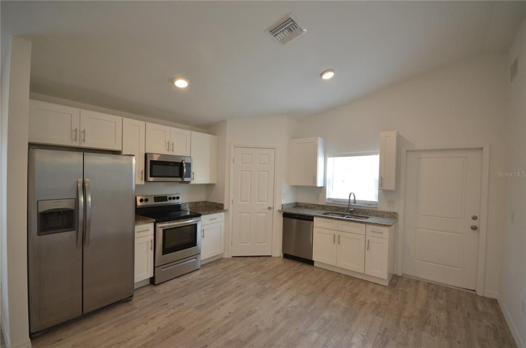 2225 Carver Avenue - Photo 9