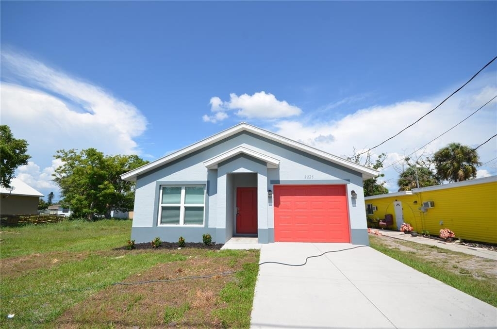 2225 Carver Avenue - Photo 0