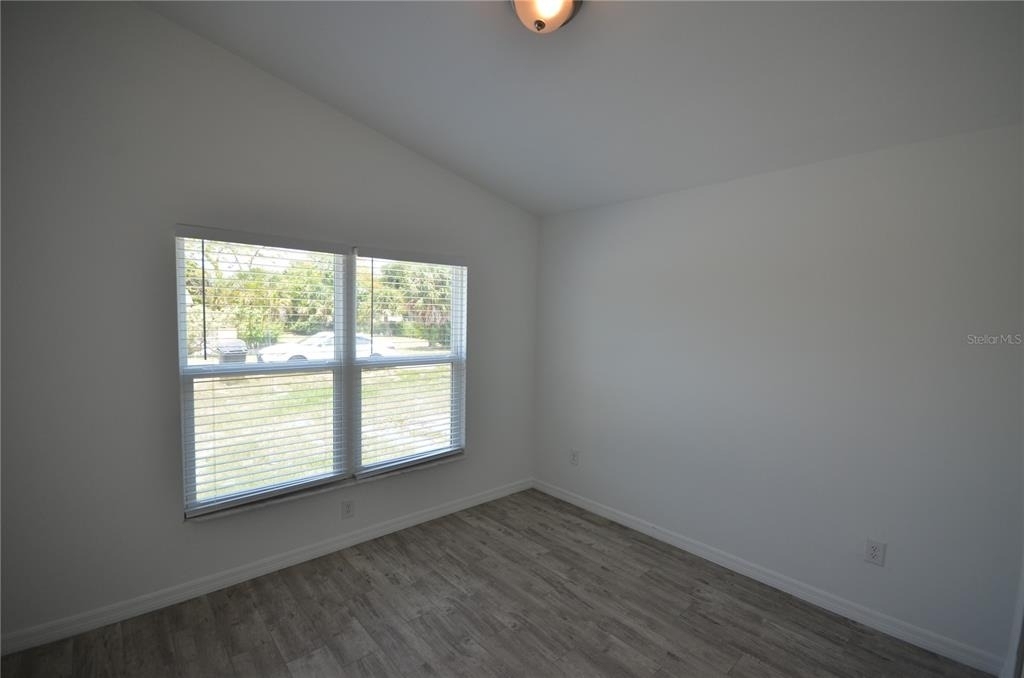 2225 Carver Avenue - Photo 4