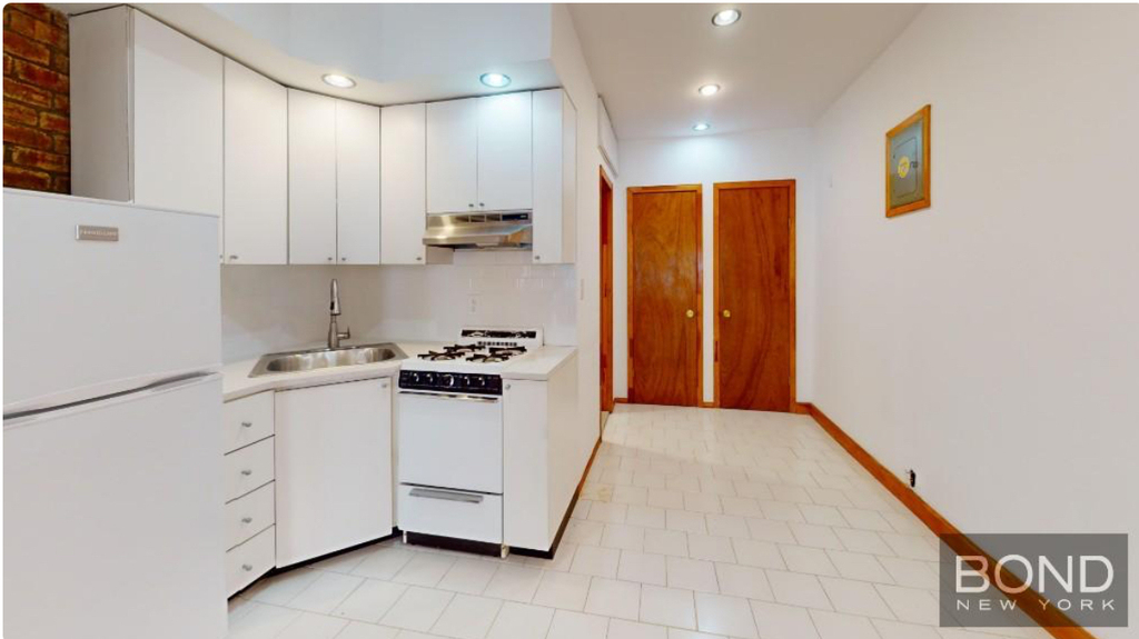 West 88th Street - Photo 2