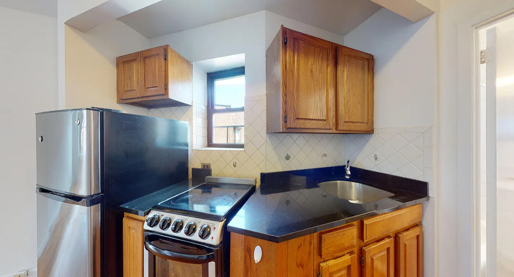 West 22nd Street - Photo 5