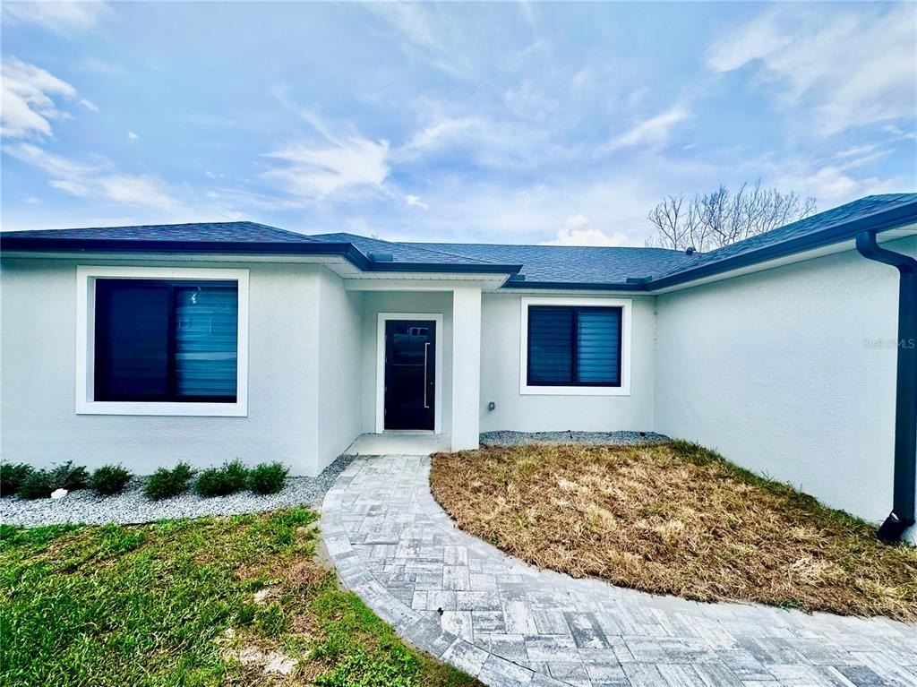 774 W 9th Street - Photo 1