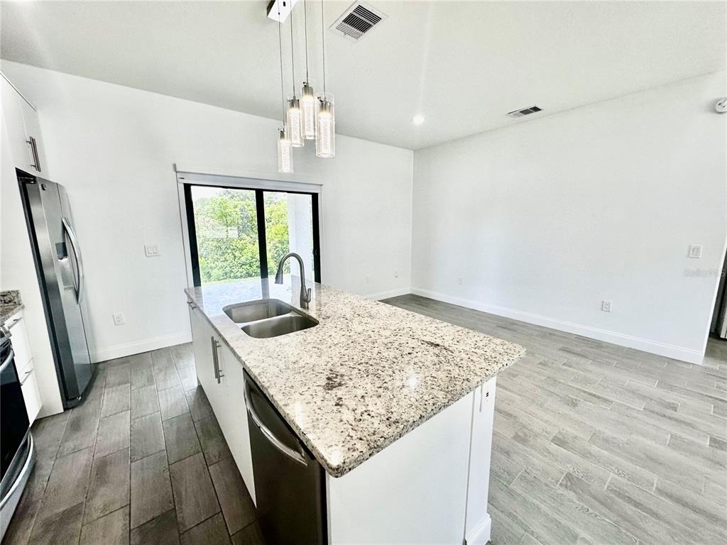 774 W 9th Street - Photo 9