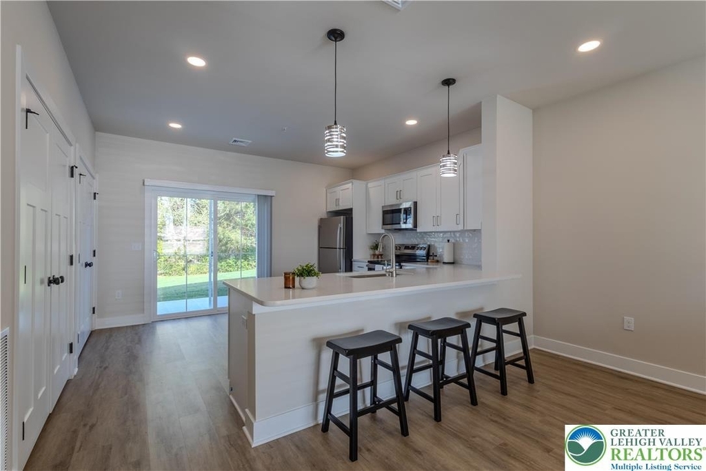 1411 Greenview Drive - Photo 6