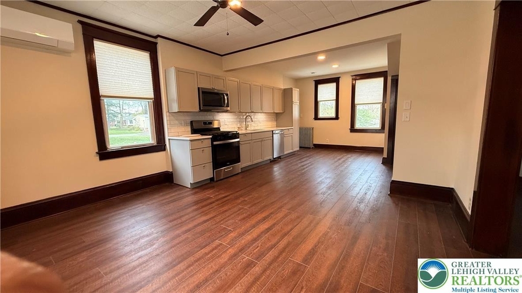 3241 Freemansburg Avenue - Photo 4