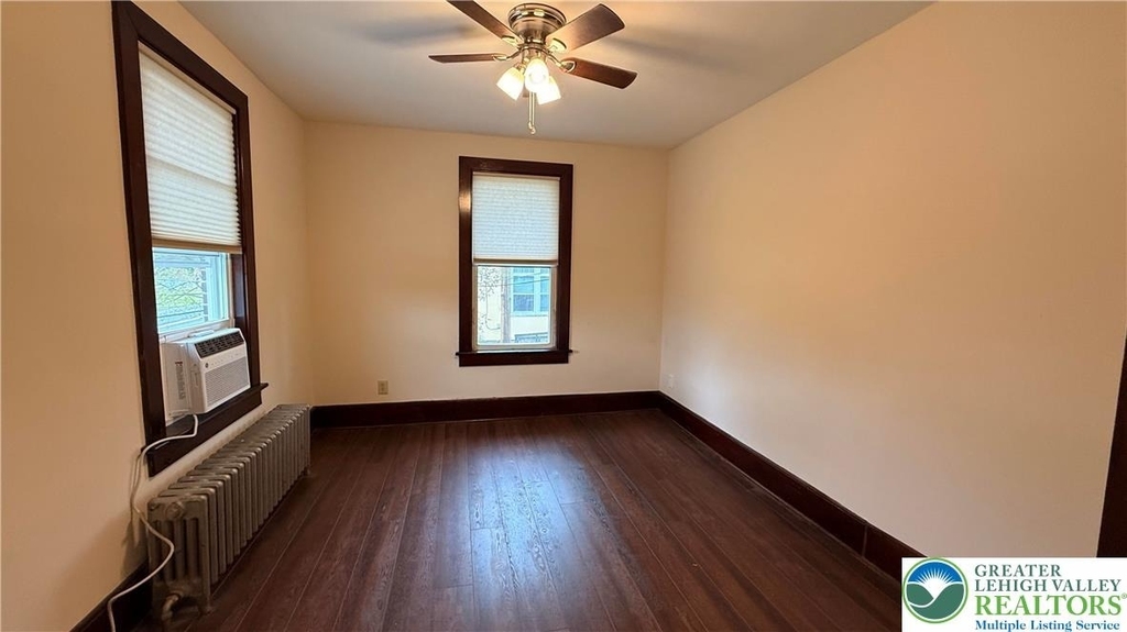 3241 Freemansburg Avenue - Photo 10