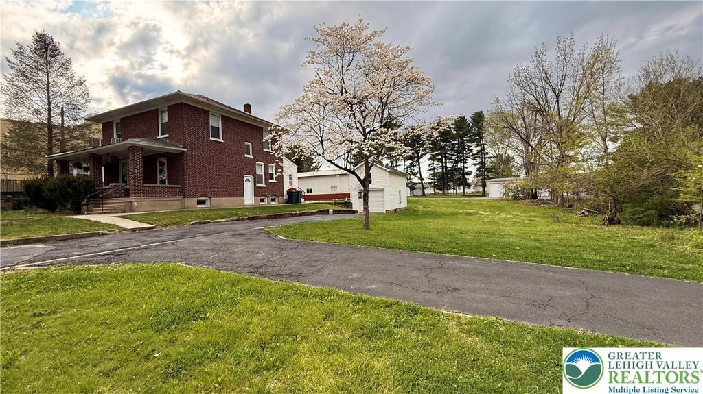 3241 Freemansburg Avenue - Photo 2