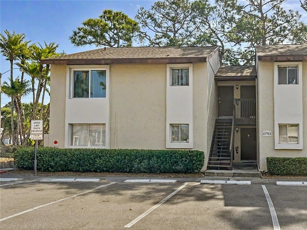 2752 Hidden Lake Boulevard - Photo 1