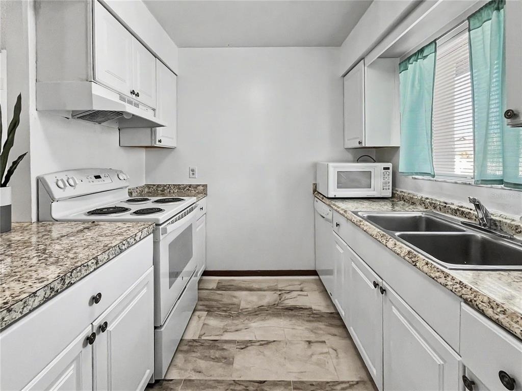 2752 Hidden Lake Boulevard - Photo 6