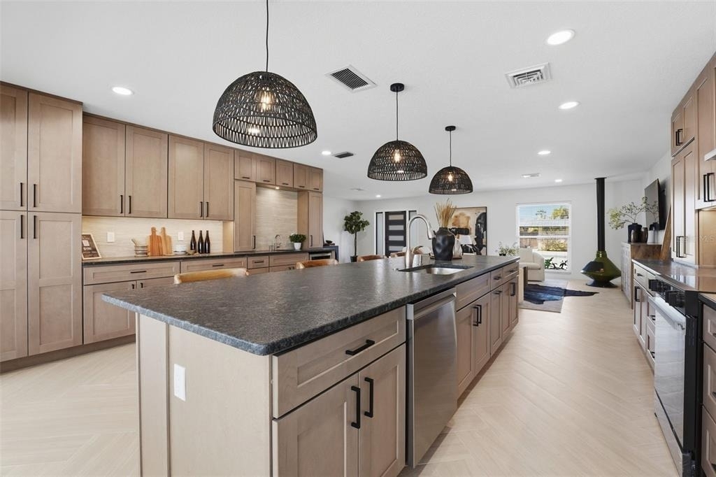 501 65th Street - Photo 20