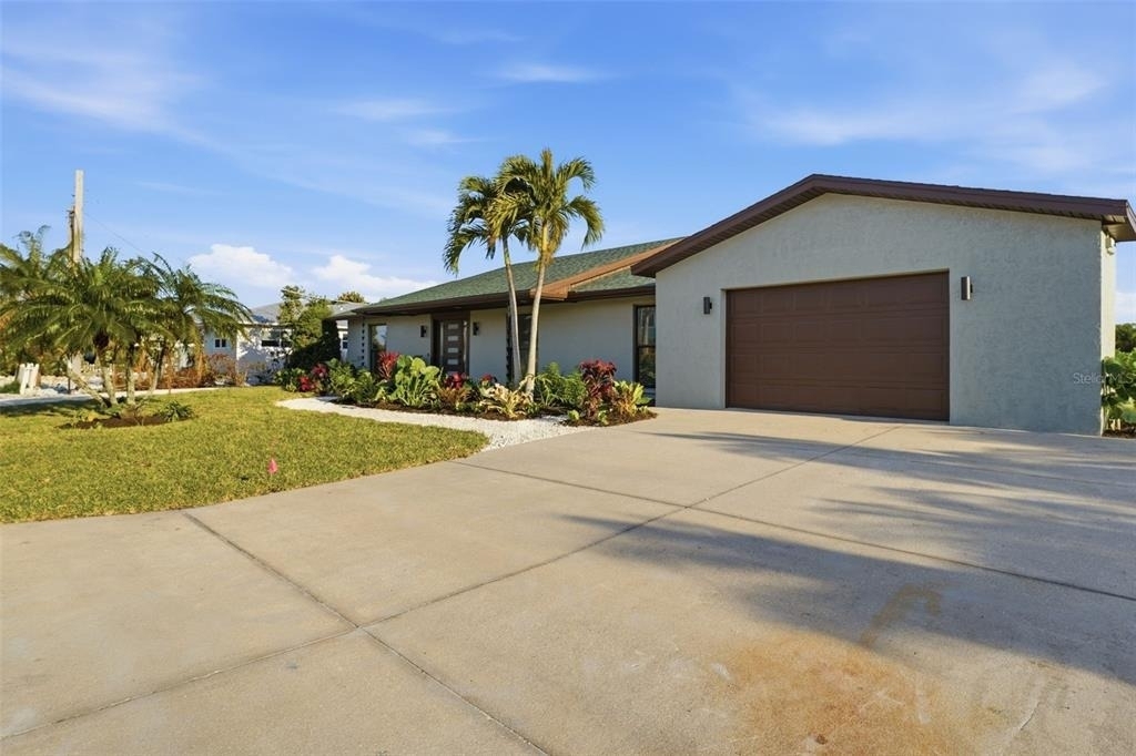 501 65th Street - Photo 4