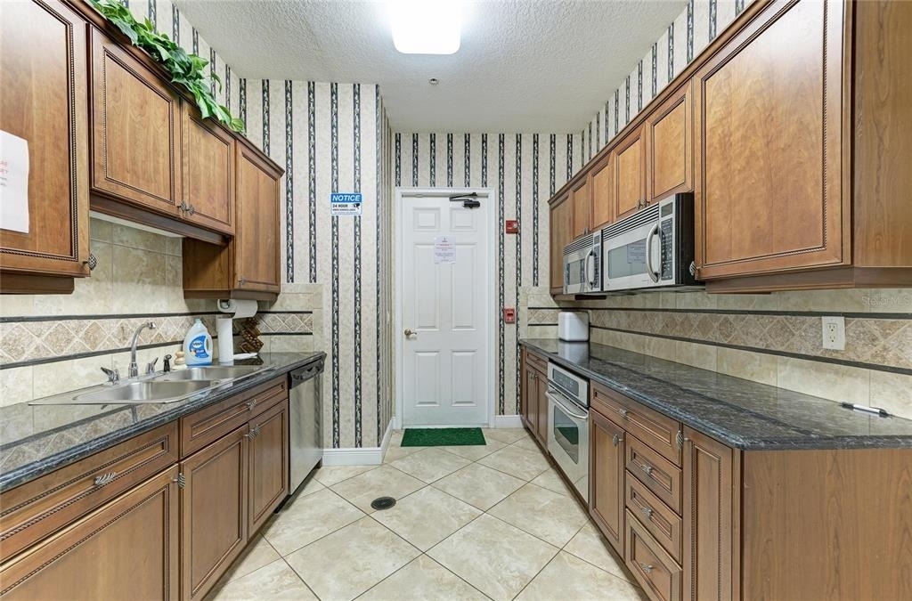 8261 Miramar Way - Photo 32