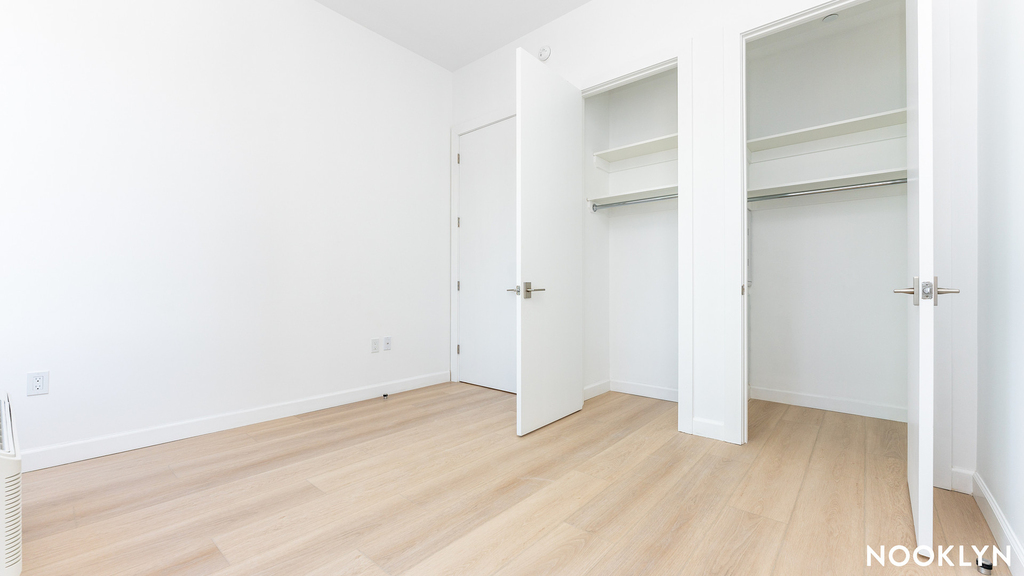 26-04 jackson ave - Photo 5