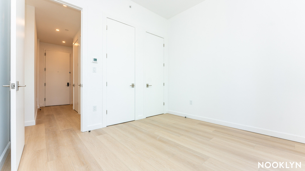26-04 jackson ave - Photo 3