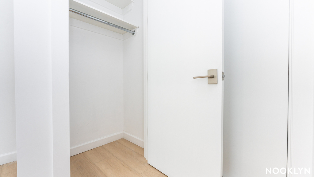 26-04 jackson ave - Photo 18