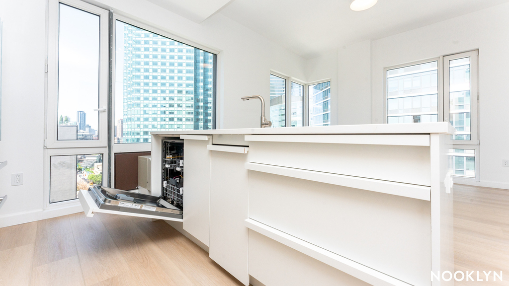26-04 jackson ave - Photo 13