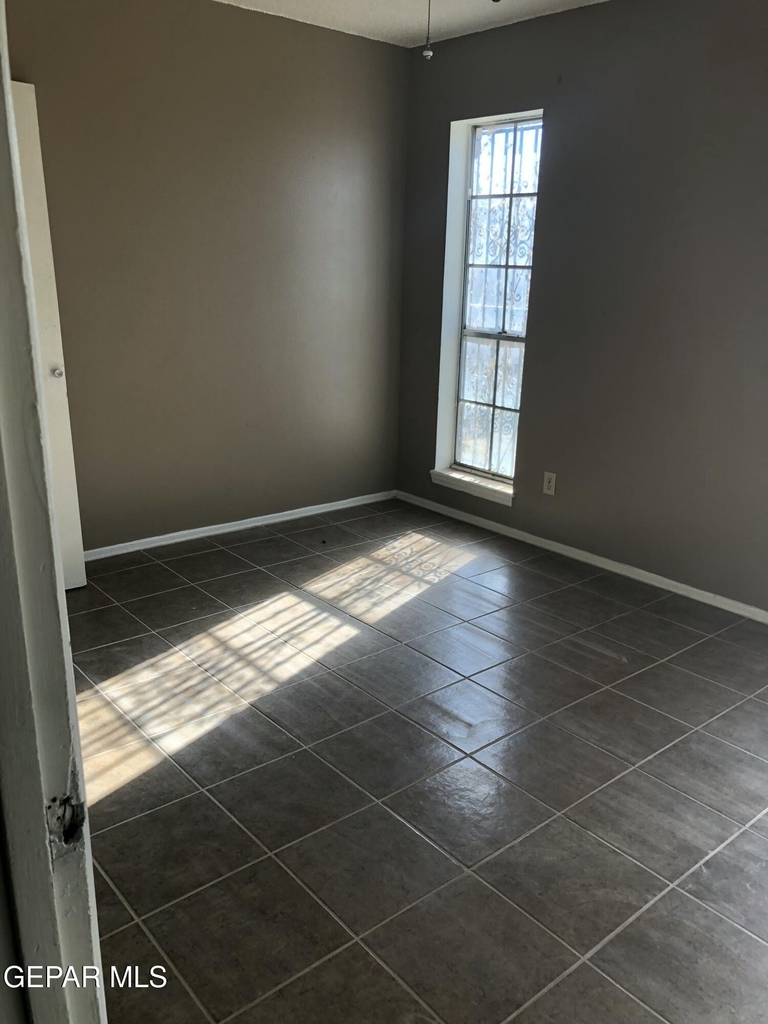 8614 Mettler Drive - Photo 4