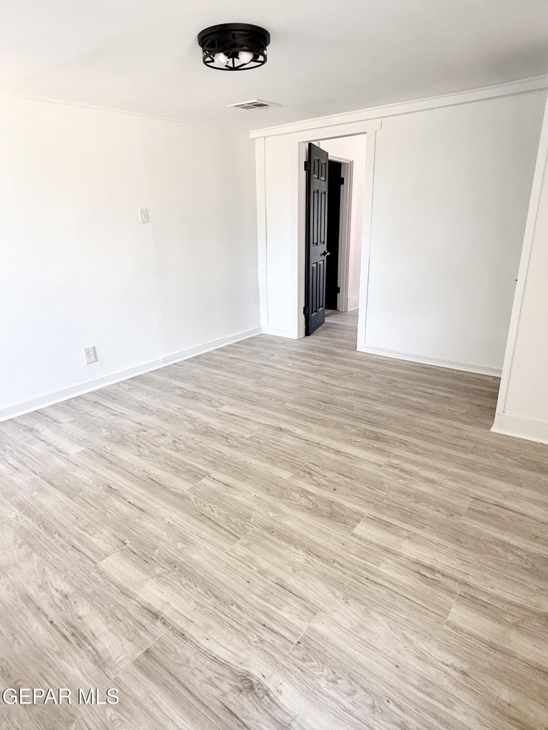3203 Frankfort Avenue - Photo 8