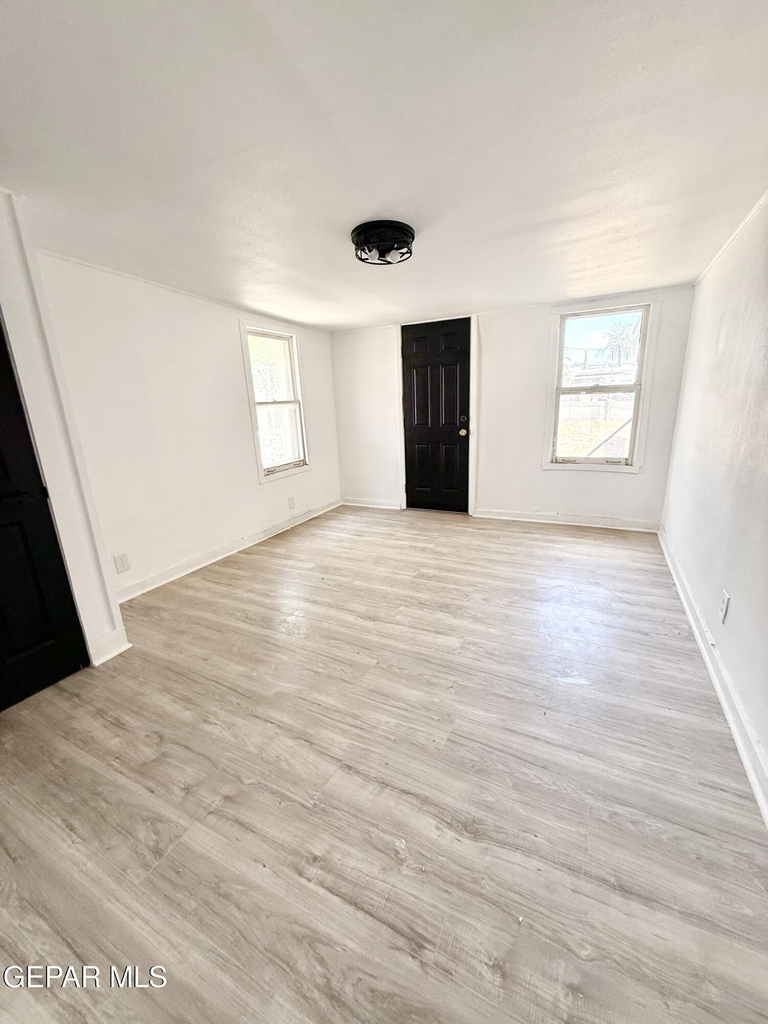 3203 Frankfort Avenue - Photo 7