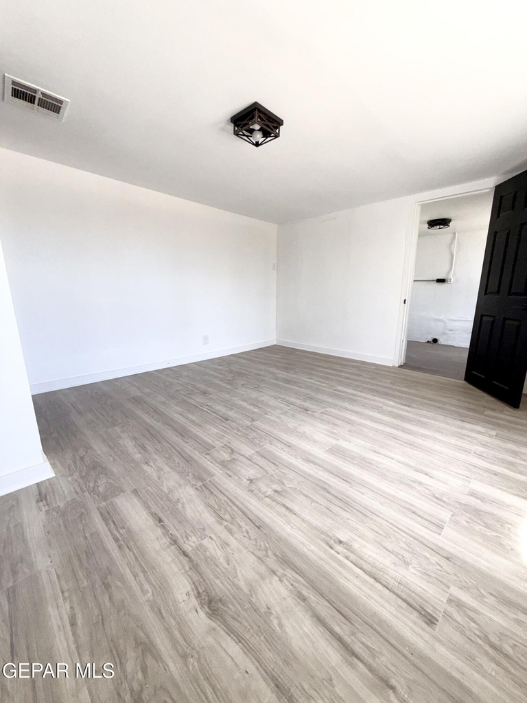 3203 Frankfort Avenue - Photo 14