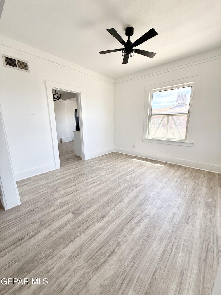 3203 Frankfort Avenue - Photo 4