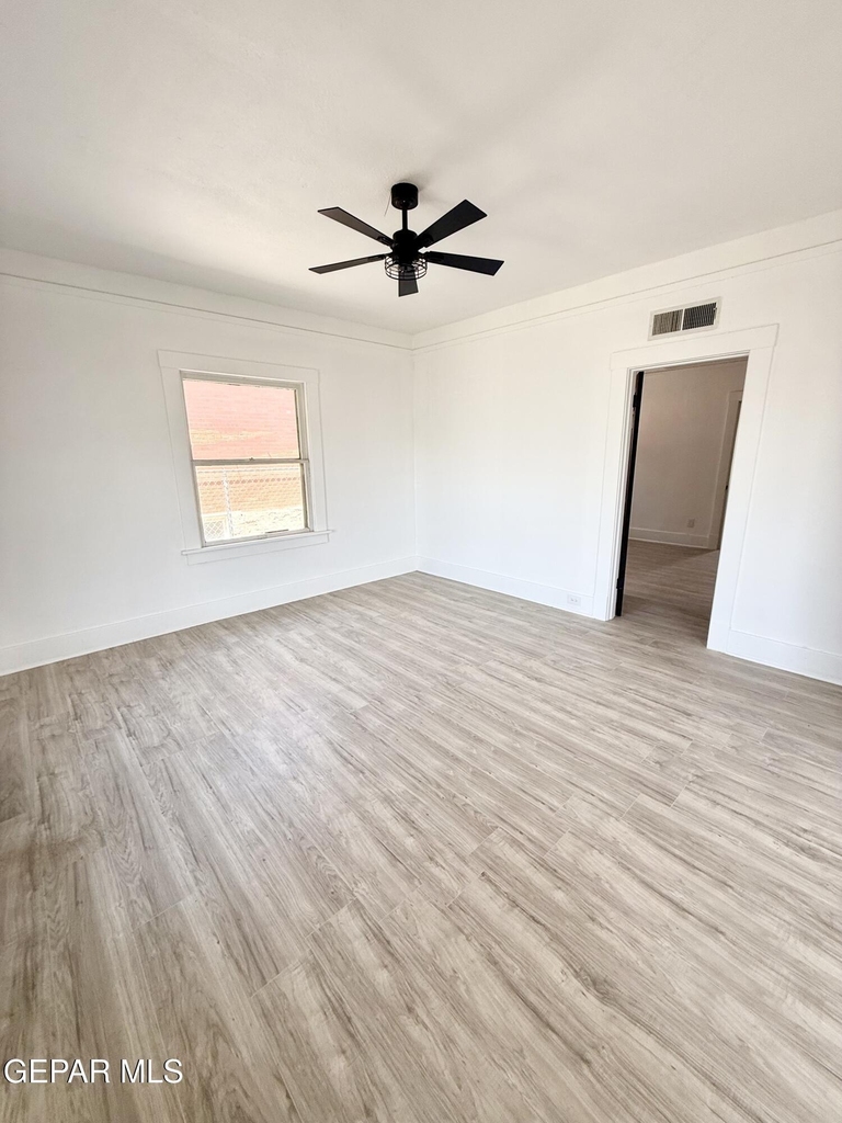 3203 Frankfort Avenue - Photo 3