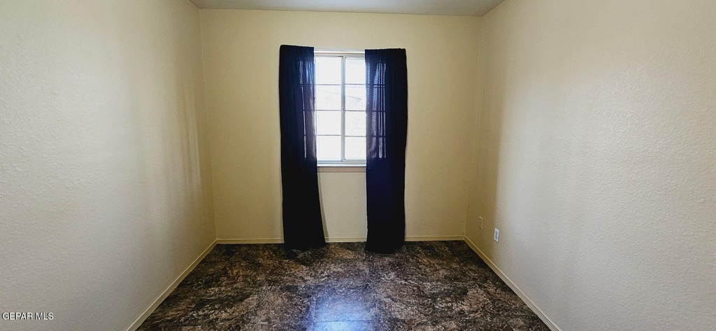 3903 Van Buren Avenue - Photo 9