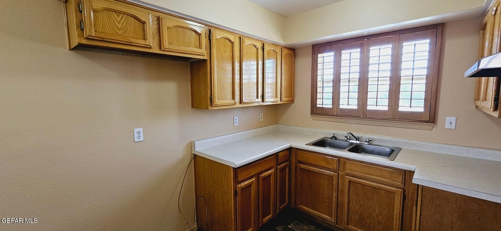 3903 Van Buren Avenue - Photo 5