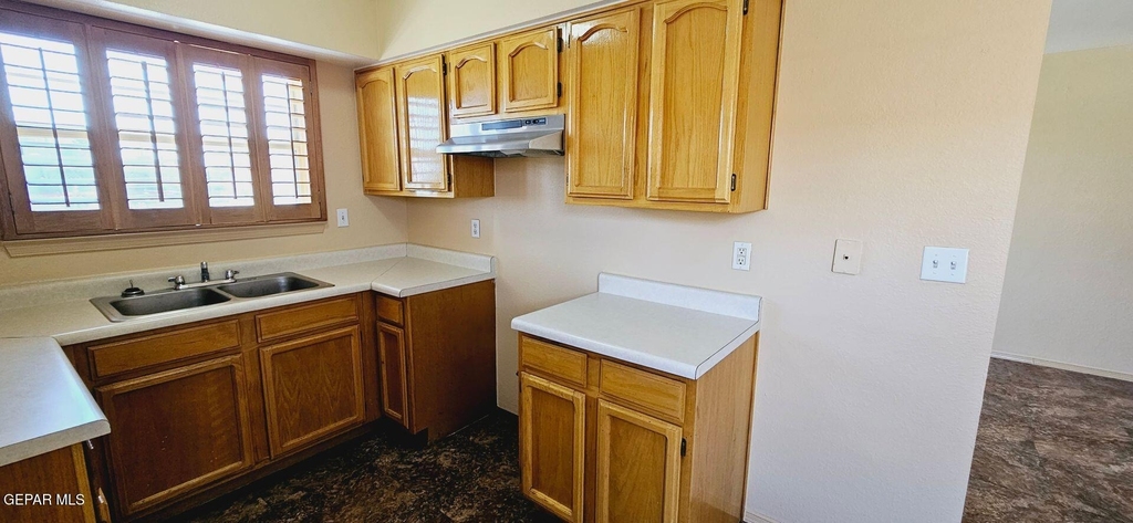 3903 Van Buren Avenue - Photo 6