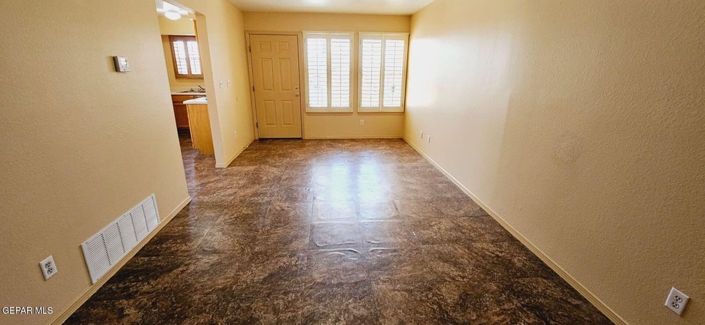 3903 Van Buren Avenue - Photo 3