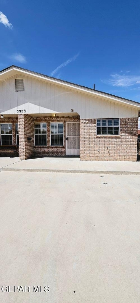 3903 Van Buren Avenue - Photo 1