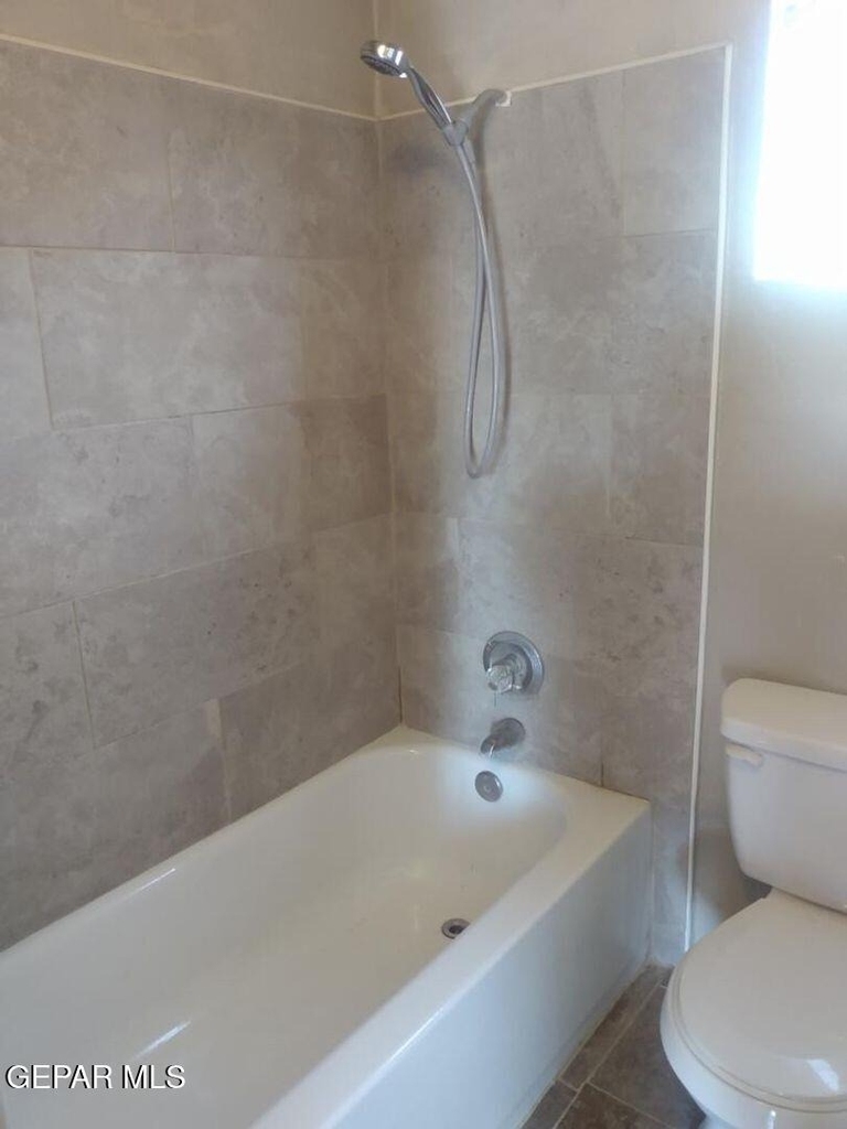 8817 Lawson Street - Photo 5