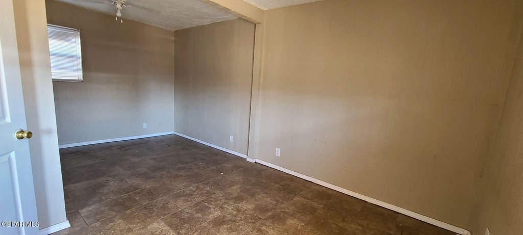 8817 Lawson Street - Photo 3