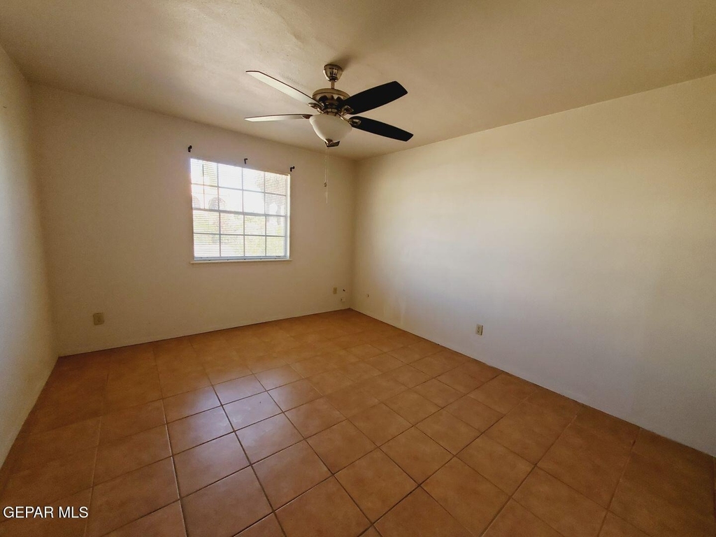 3146 Federal Avenue - Photo 7