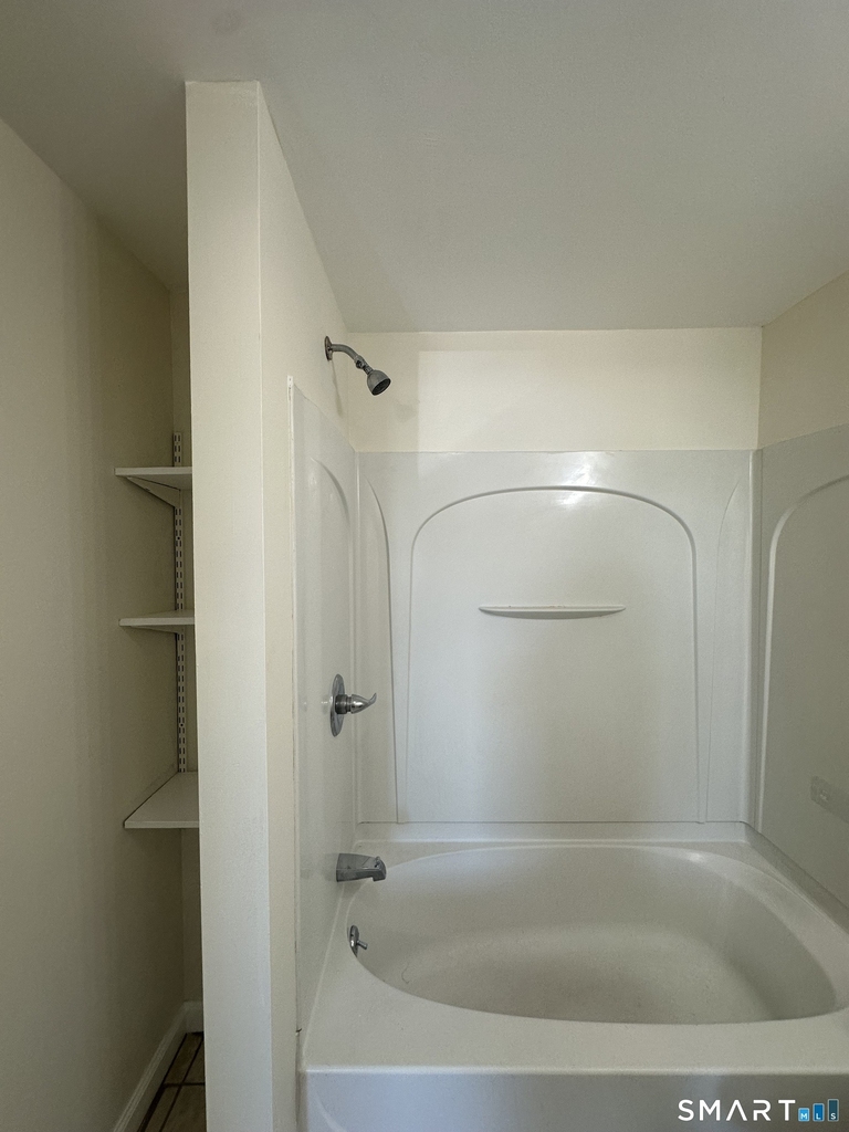 42 Jefferson Avenue - Photo 3