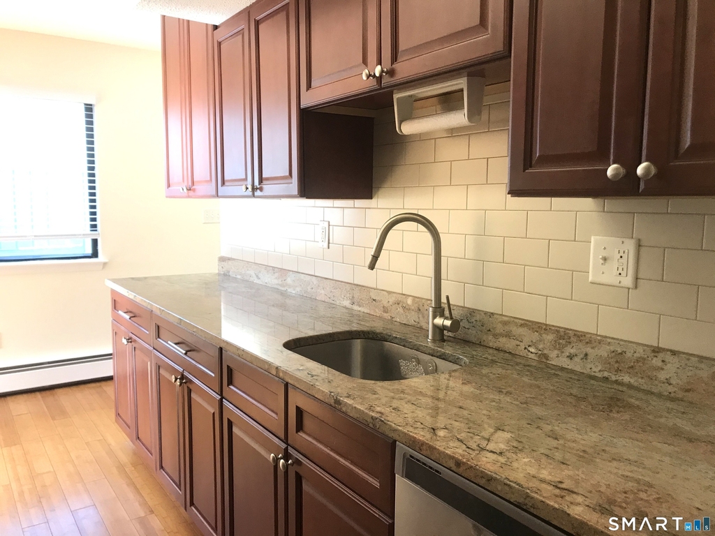 60 Plainfield Avenue - Photo 11
