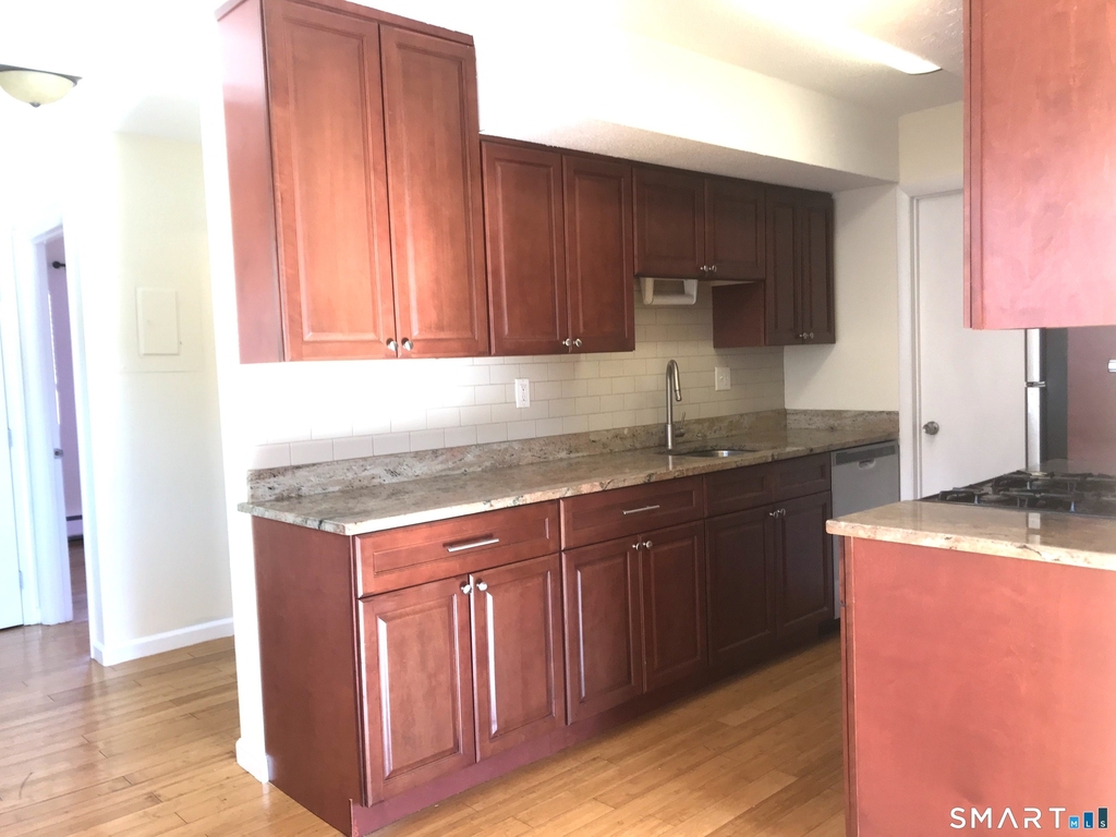 60 Plainfield Avenue - Photo 7