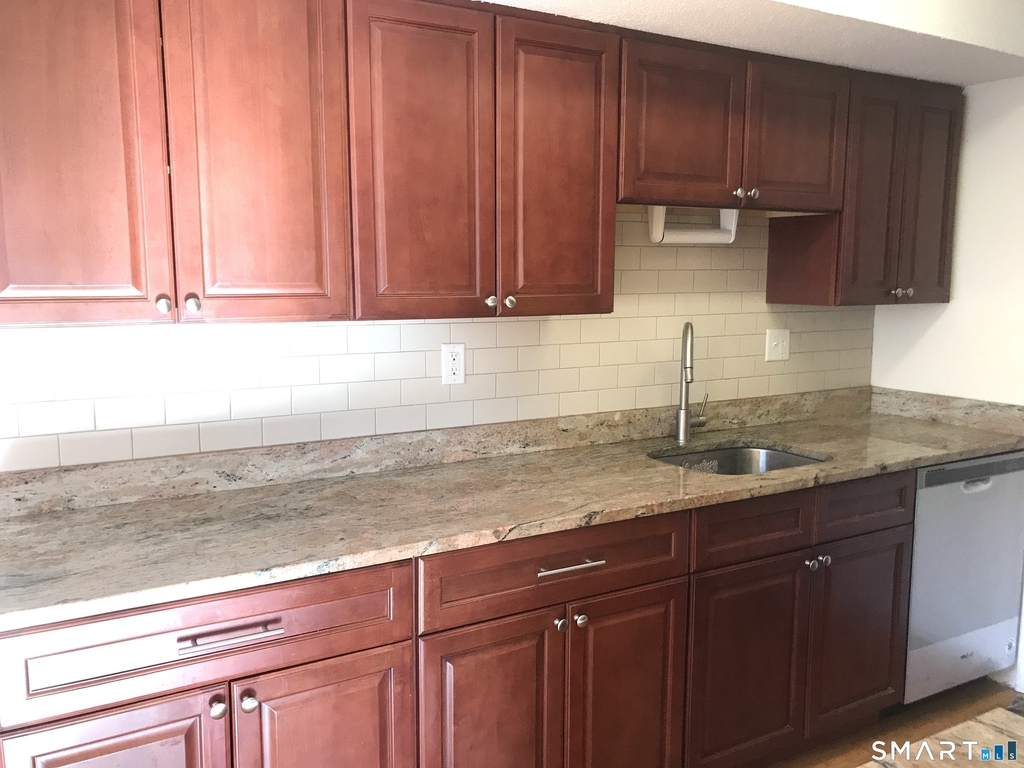 60 Plainfield Avenue - Photo 10