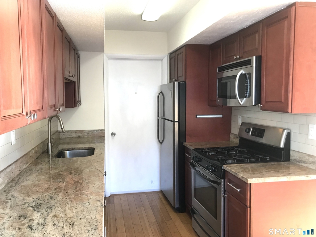60 Plainfield Avenue - Photo 9