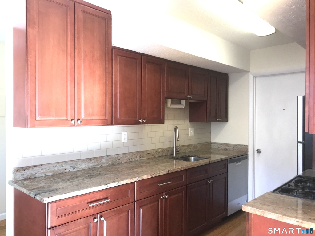 60 Plainfield Avenue - Photo 12