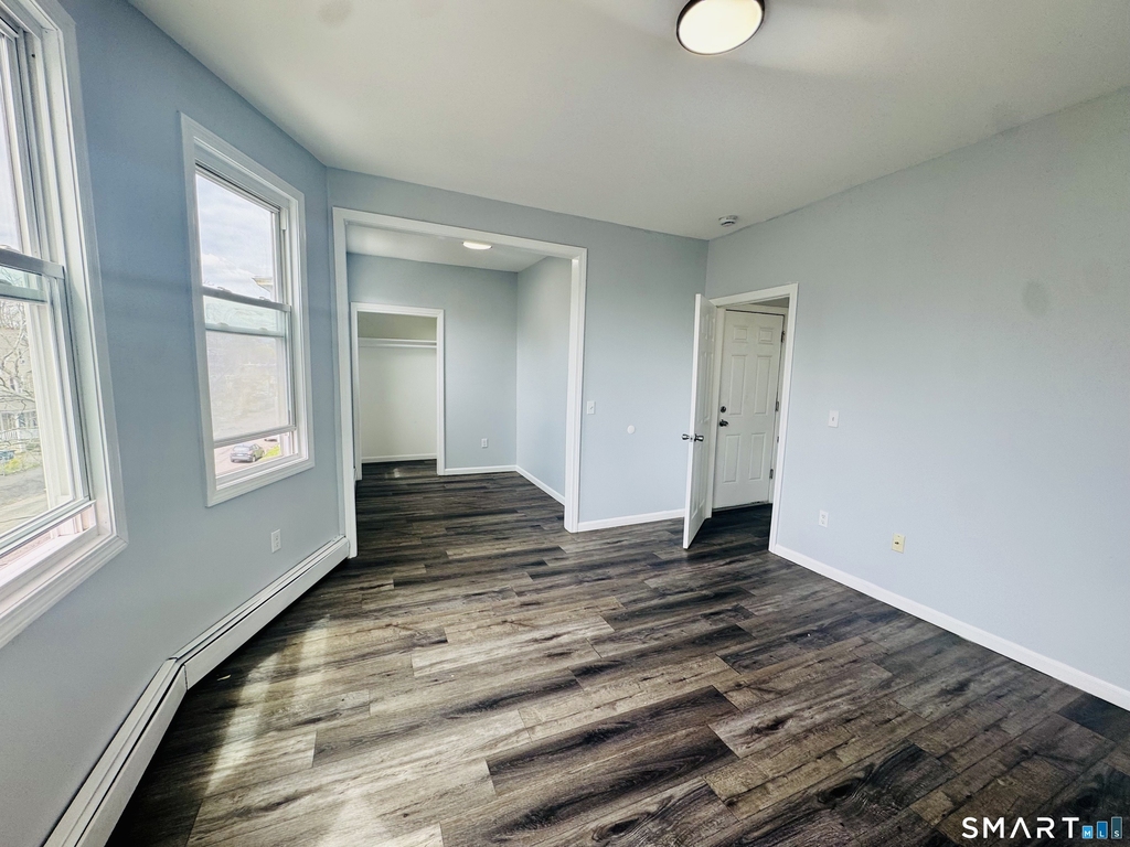 898 Hancock Avenue - Photo 2