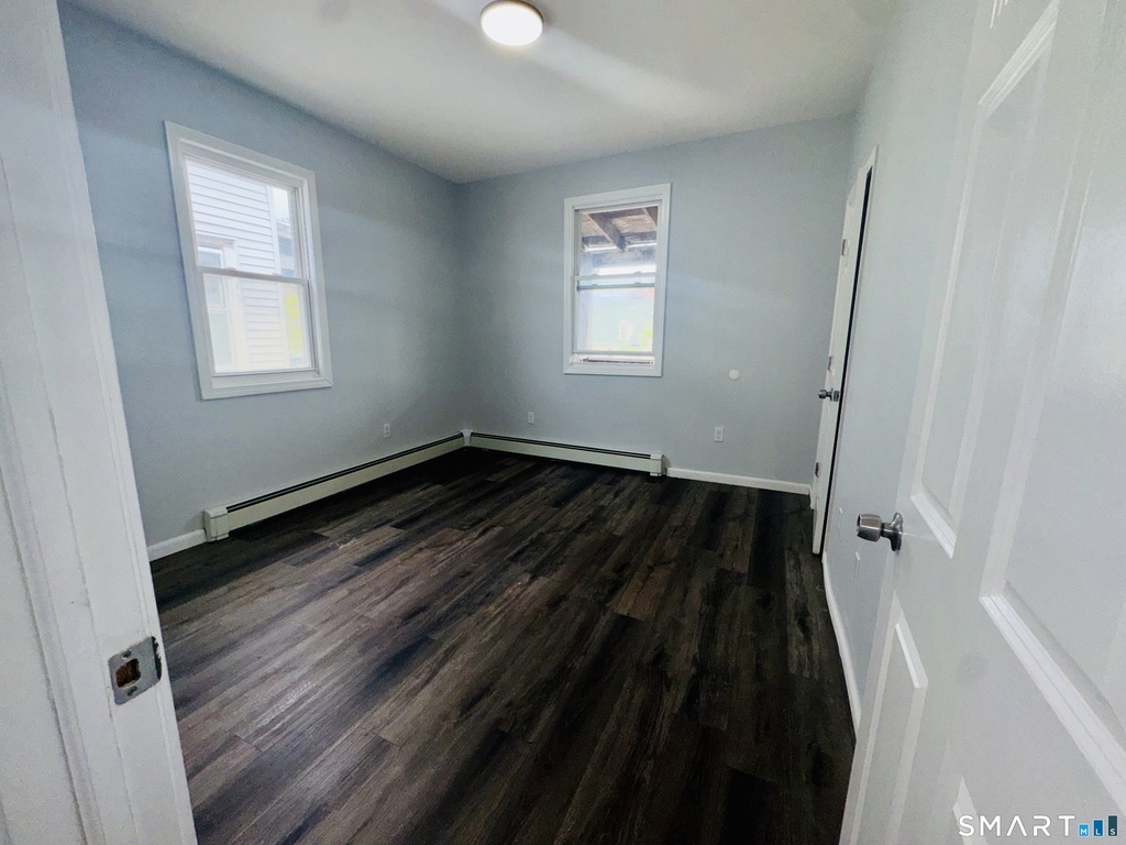 898 Hancock Avenue - Photo 10
