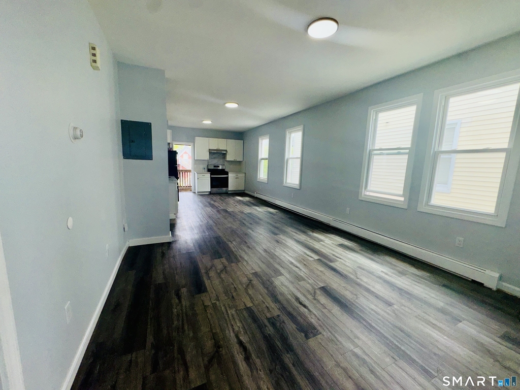 898 Hancock Avenue - Photo 3
