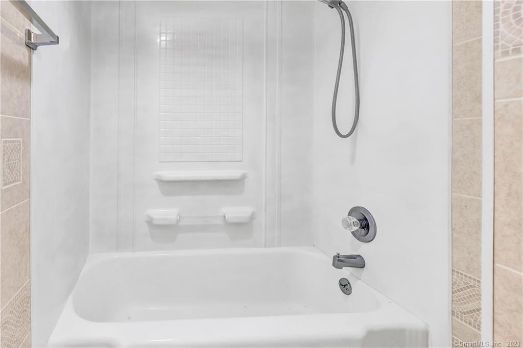 156 New Haven Avenue - Photo 14