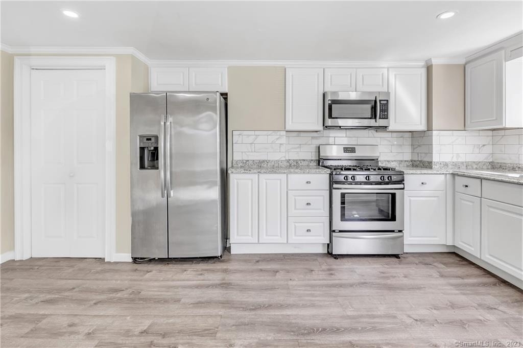 156 New Haven Avenue - Photo 1