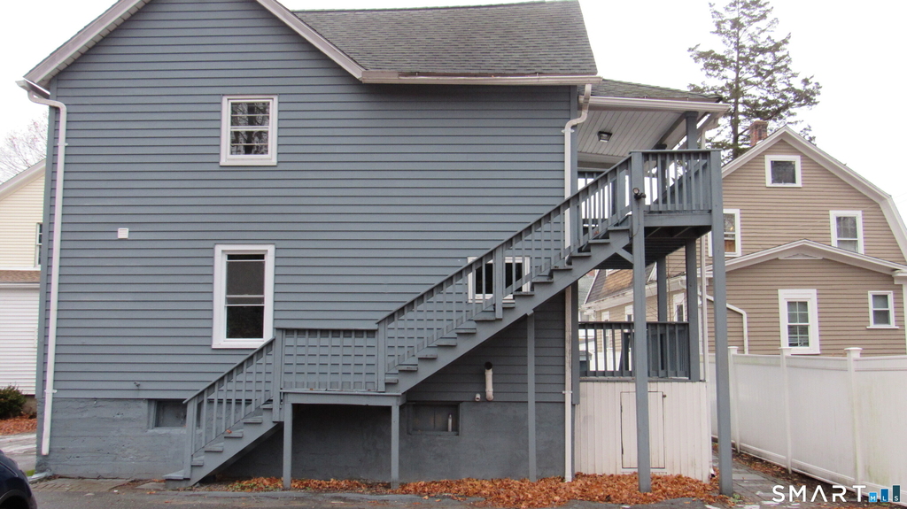17 Woodbine Street - Photo 2