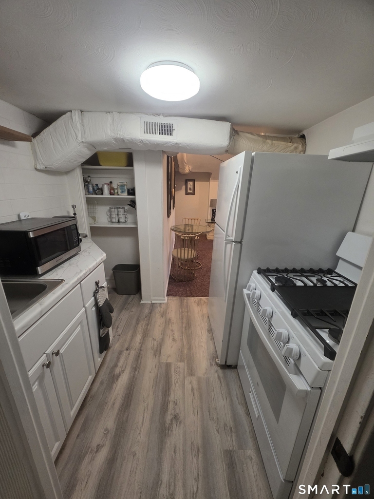 466 Derby Avenue - Photo 9