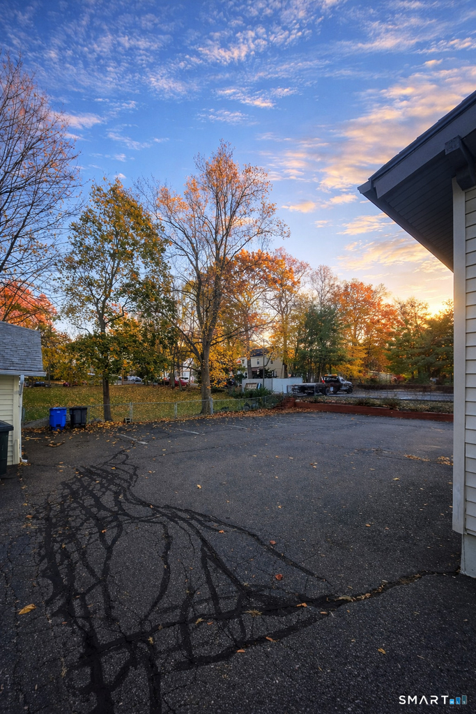 466 Derby Avenue - Photo 3