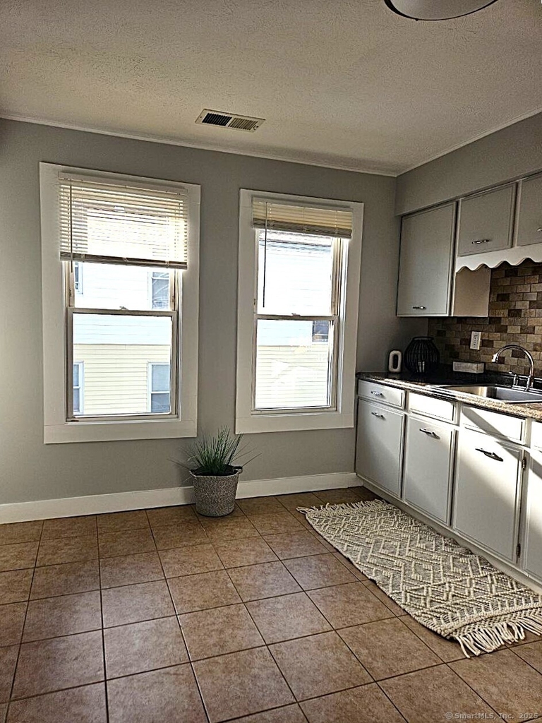78 Harrison Street - Photo 8