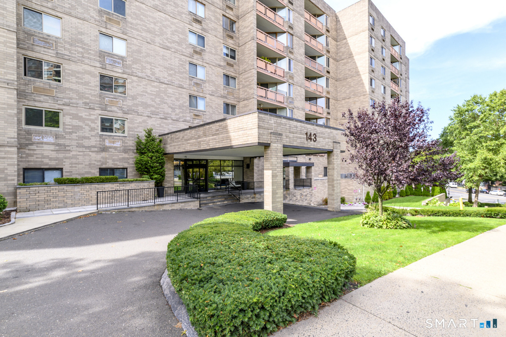 143 Hoyt Street - Photo 0